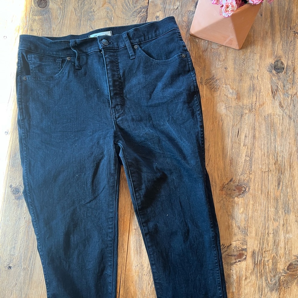 Like-new Madewell 10” High-Rise Skinny Jeans - Size 30